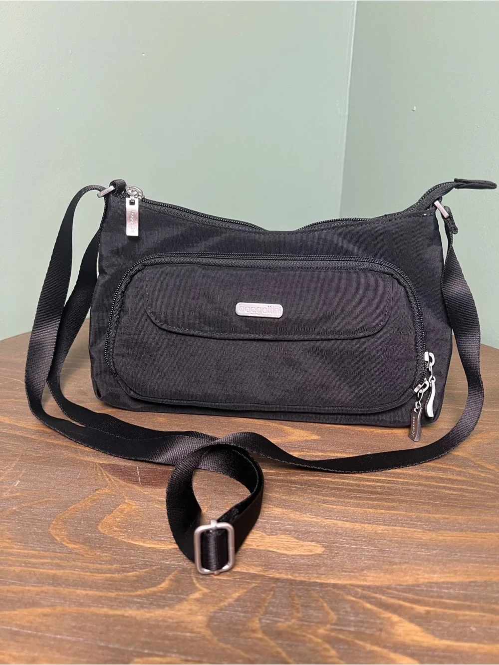 Baggallini Original Everyday Bag Black Nylon Crossbody Travel Purse Wallet - Picture 1 of 10